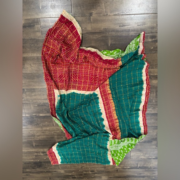 Colorful Patterned Kantha throw - Picture 2 of 5